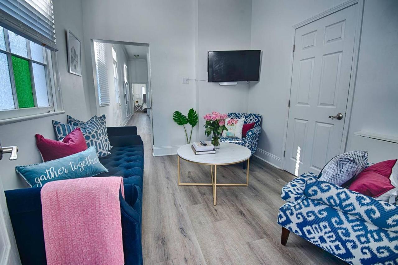 4 Bedroom - Sleeps 8! Best Location Next To Bourbon Street! Новый Орлеан Экстерьер фото